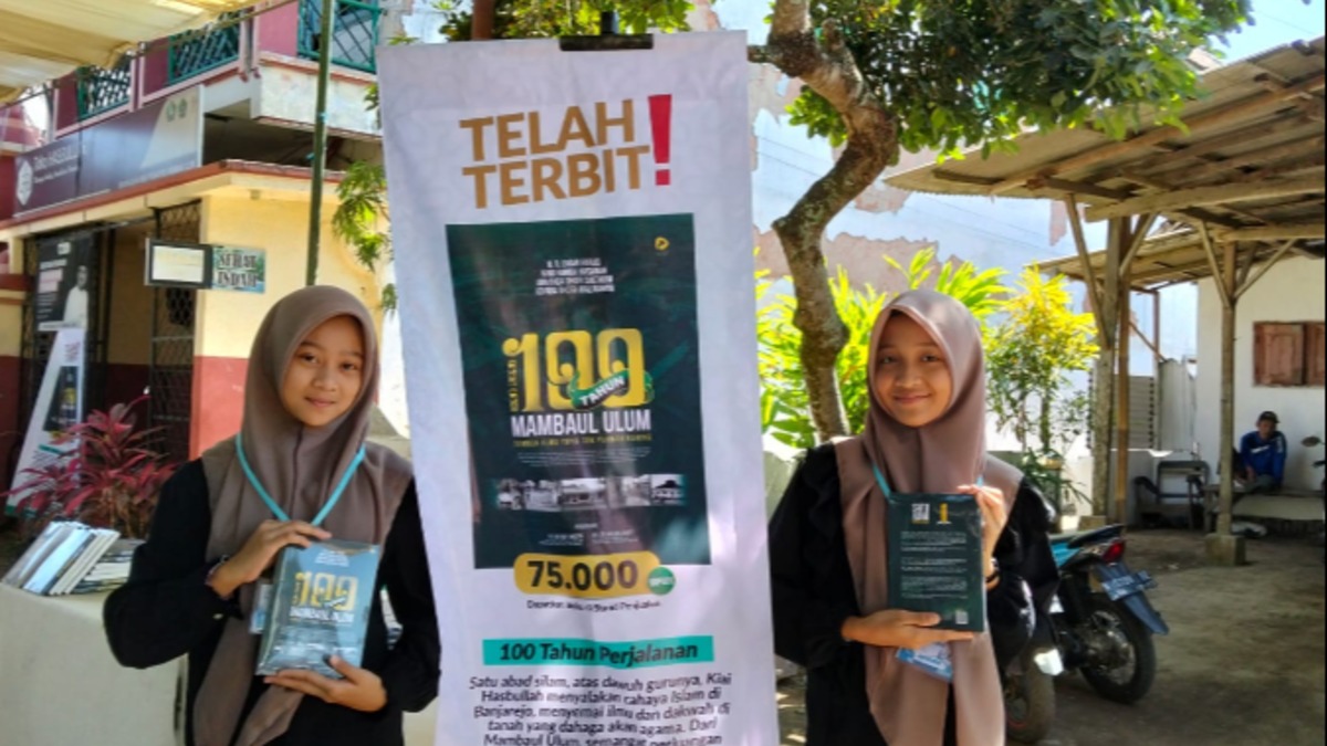 Satu Abad Ponpes Mambaul Ulum Banjarejo:  Taushiyah KH Abdul Qoyum yang Menyentuh Hati hingga Peluncuran Buku