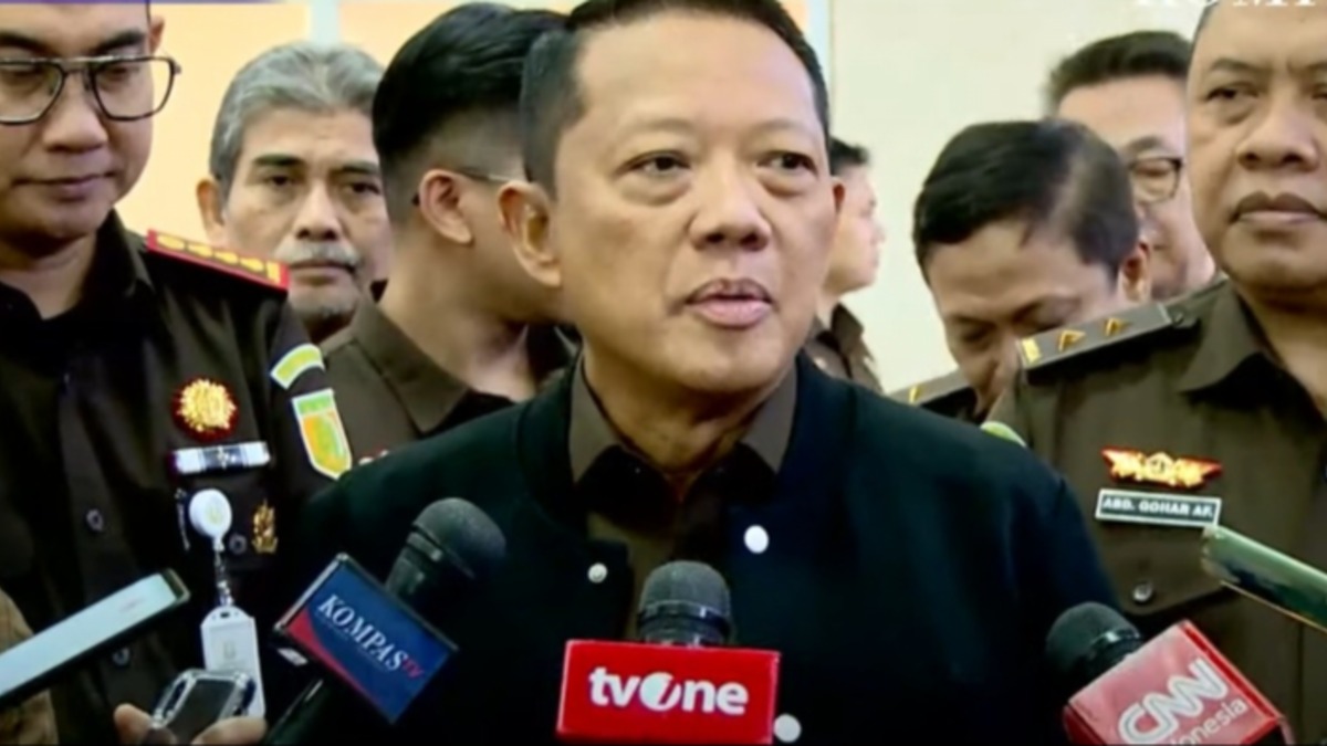 Mantan Jampidsus Febrie Adriansyah Resmi Tersangka, Dua Fraksi DPR Desak Dihukum Mati